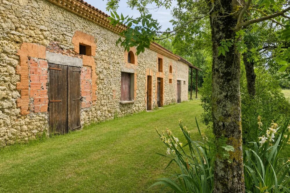 Vente Maison Ferme Lauragaise - Parc de 2 He au calme, à rénover Auriac sur vendinelle