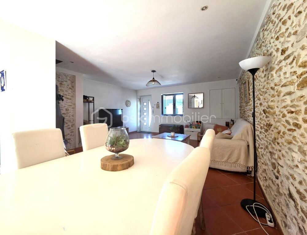 Vente Propriété/Château Propriété de 170 m²  entièrement rénovée avec 6 chambres, grand garage et jardin arboré Pontcarre