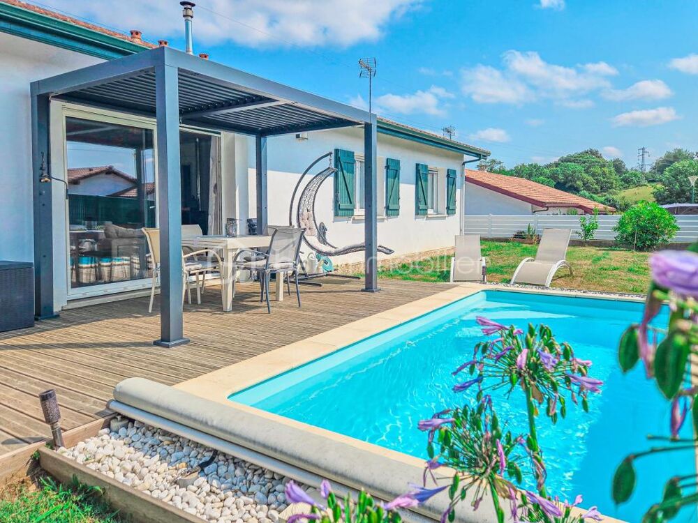 Maison de plain-pied de 2017 avec 4 chambres et piscine