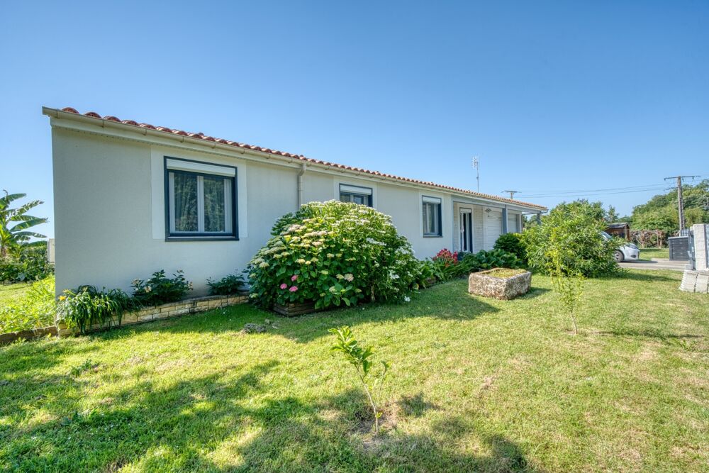 Maison de plain-pied de 135 m² à vendre - 4 chambres - 1 bureau - 7 pièces TONNAY CHARENTE (17)