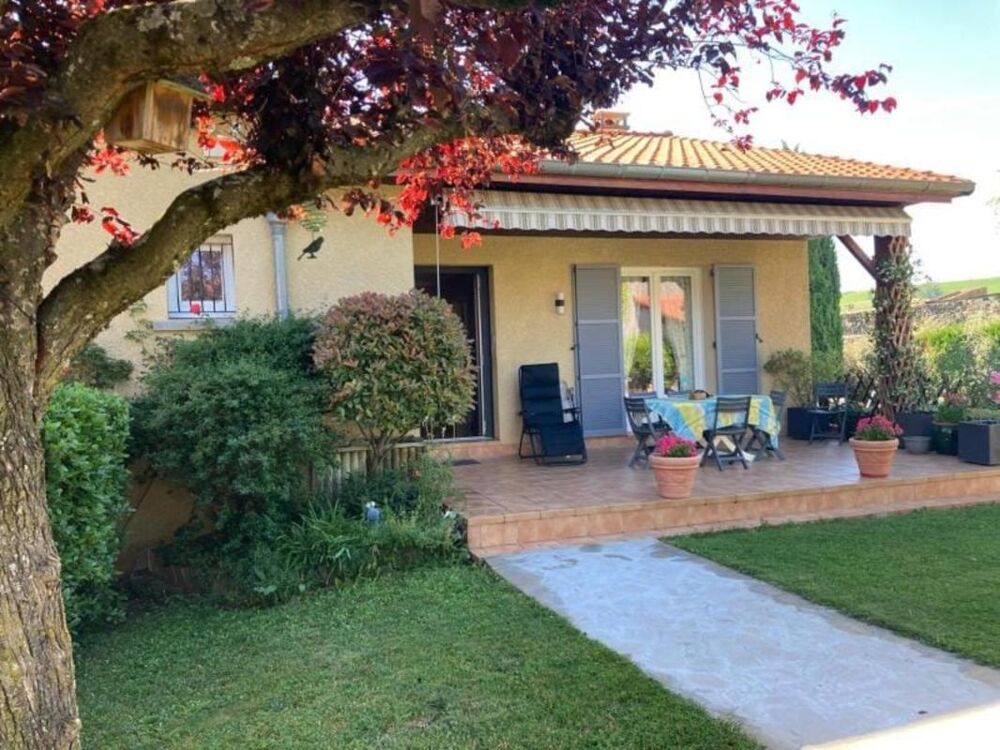 *** EXCLUSIVITE *** MAISON FAMILIALE AVEC PISCINE JARDIN ET DOUBLE GARAGE *** ST-GEORGES-SUR-ALLIER 63800 ***