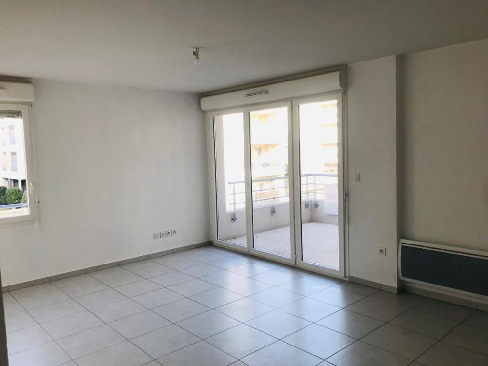 T2 avec balcon et parking à AVIGNON
