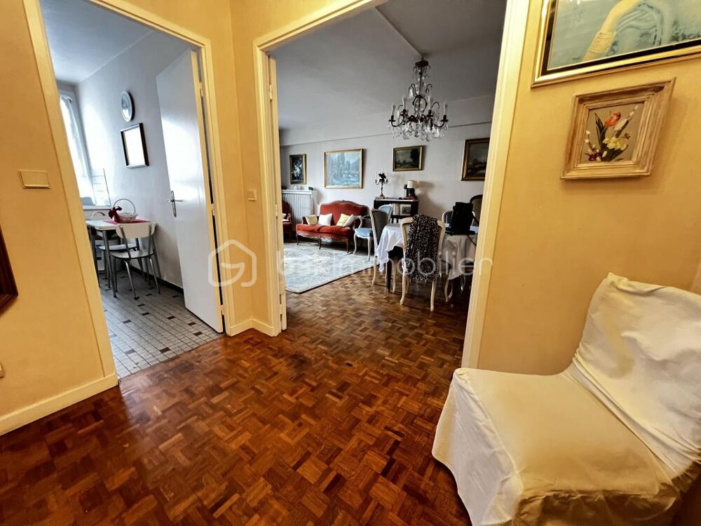 A vendre 3 pièces lumineux avec grand balcon et travaux à prévoir