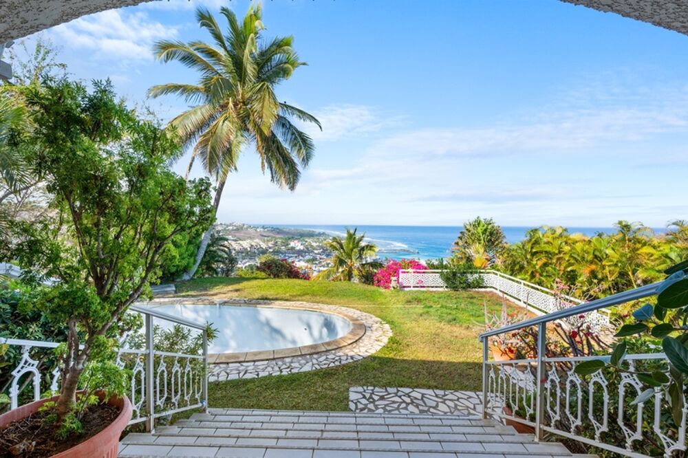 Vente Villa À VENDRE – VILLA D'EXCEPTION AVEC VUE PANORAMIQUE SUR MER ET PORT – SAINT-GILLES LES BAINS Saint gilles les bains