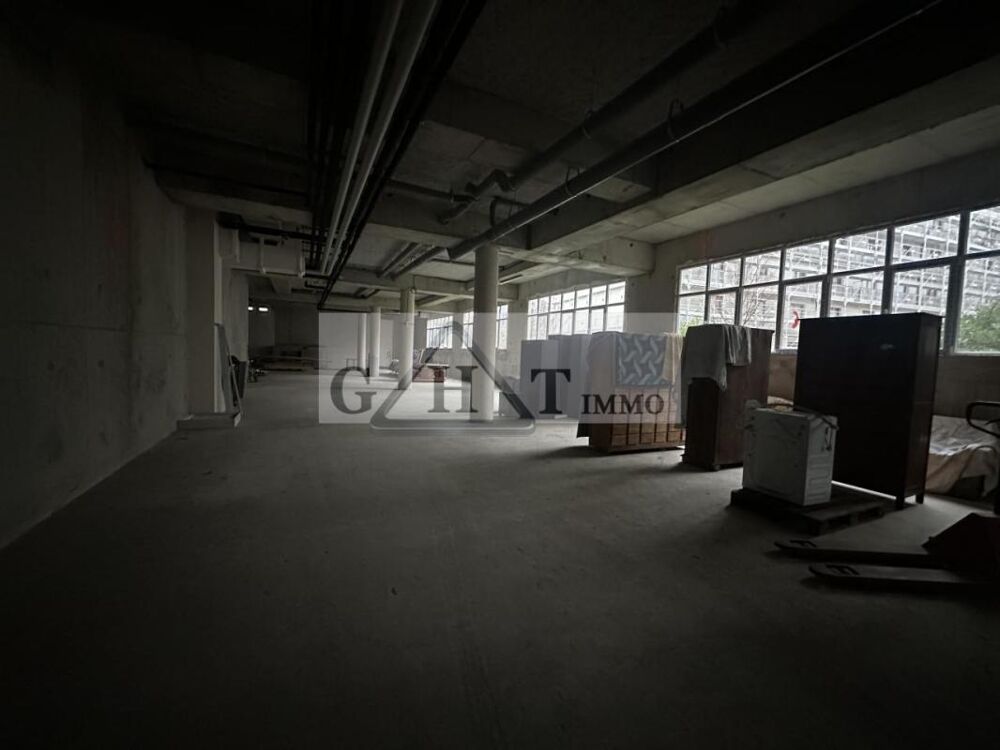   Local d'activités 600m2 à vendre Ivry 