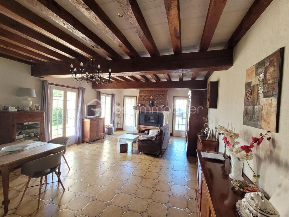 Vente Propriété/Château Maison du caractère, 5 chambres, garage 2 voitures, jardin, dépendance La remuee