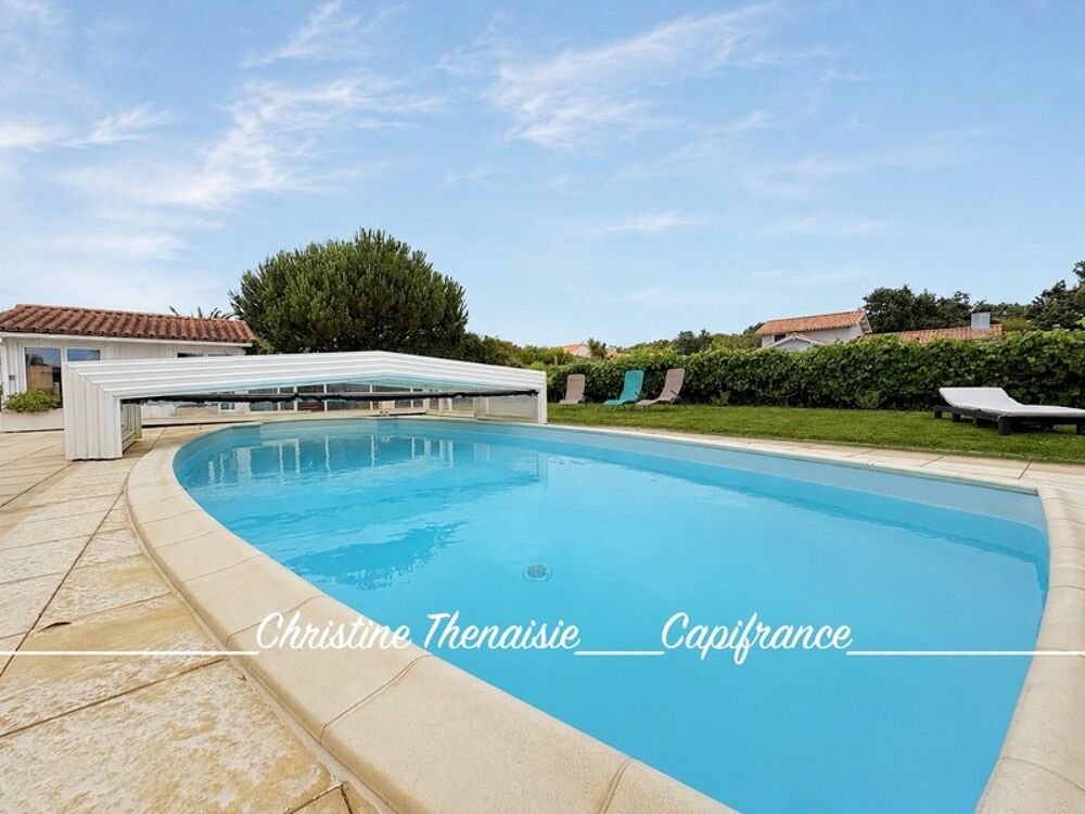 Villa à vendre 5 pièces, 3 chambres, 2 salles d'eau, Piscine privée, Climatisation, Véranda au coeur d'un Domaine résidentiel sé