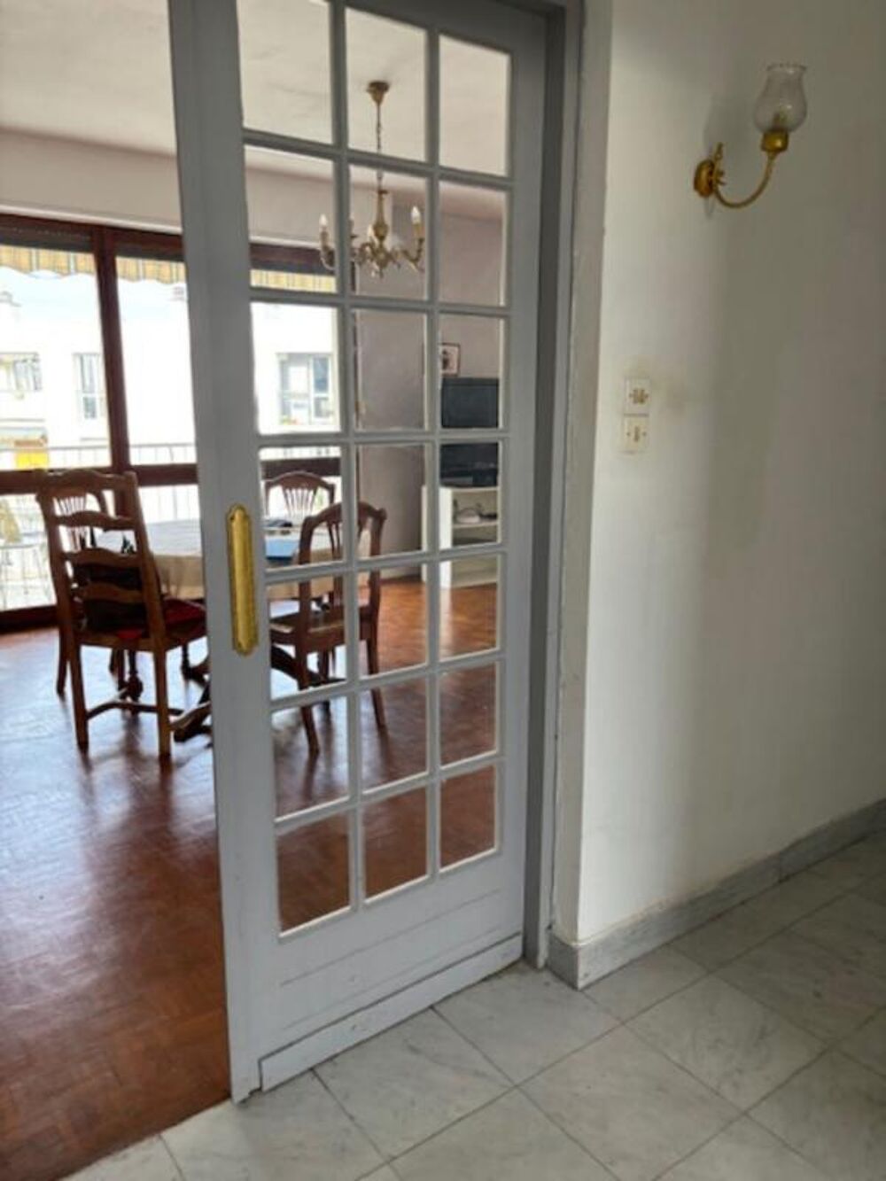 33110 LE BOUSCAT CENTRE VILLE APPARTEMENT T5 95 m2 CELLIER ET GARAGE INDIVIDUEL