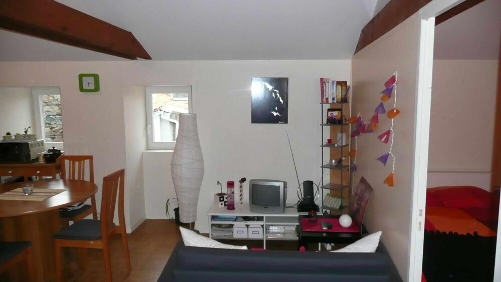 Appartement 8 pièces / 120 m² / 267 800 EUR / MONTAIGU