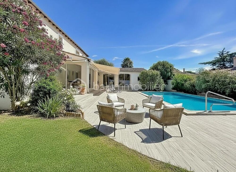 *** MAGNIFIQUE VILLA T7 DE 222 m² AVEC PISCINE - CASTRIES ***
