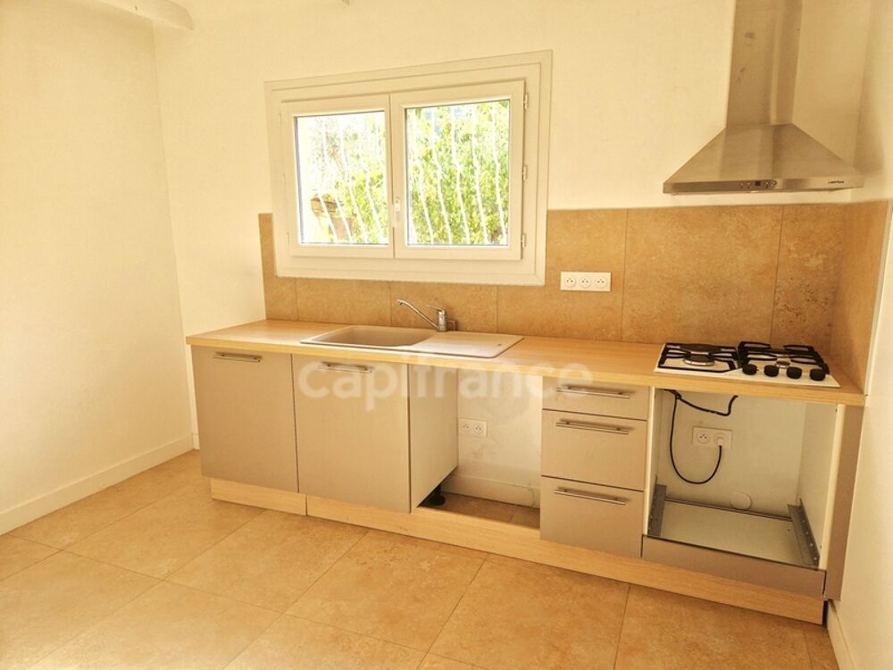   A louer, Bureaux de 200 m² avec Terrain de 1 800 m²,  Plaine du Var, Nice 06200, Alpes-Maritimes Nice
