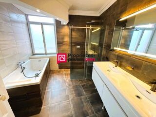  Maison � vendre 8 pi�ces 226 m�