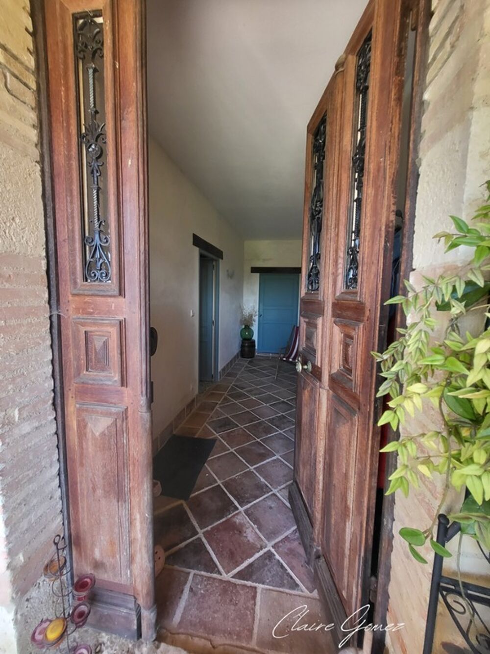 À 5 min de Cadours  Authentique ferme toulousaine de 245 m², en partie rénovée, sur terrain arboré