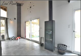  Remise / Grange � vendre 6 pi�ces 162 m� Montaigu vendee