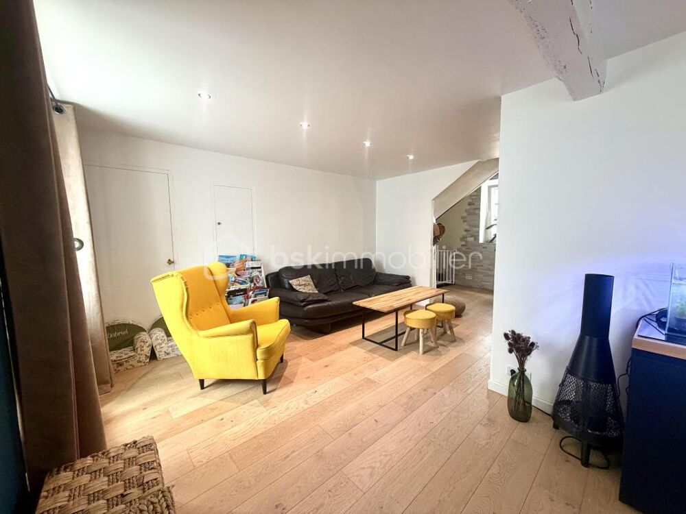 Maison de ville T6 135 m²  Cour privative 40 m²  Terrasse en mezzanine sans vis-à-vis