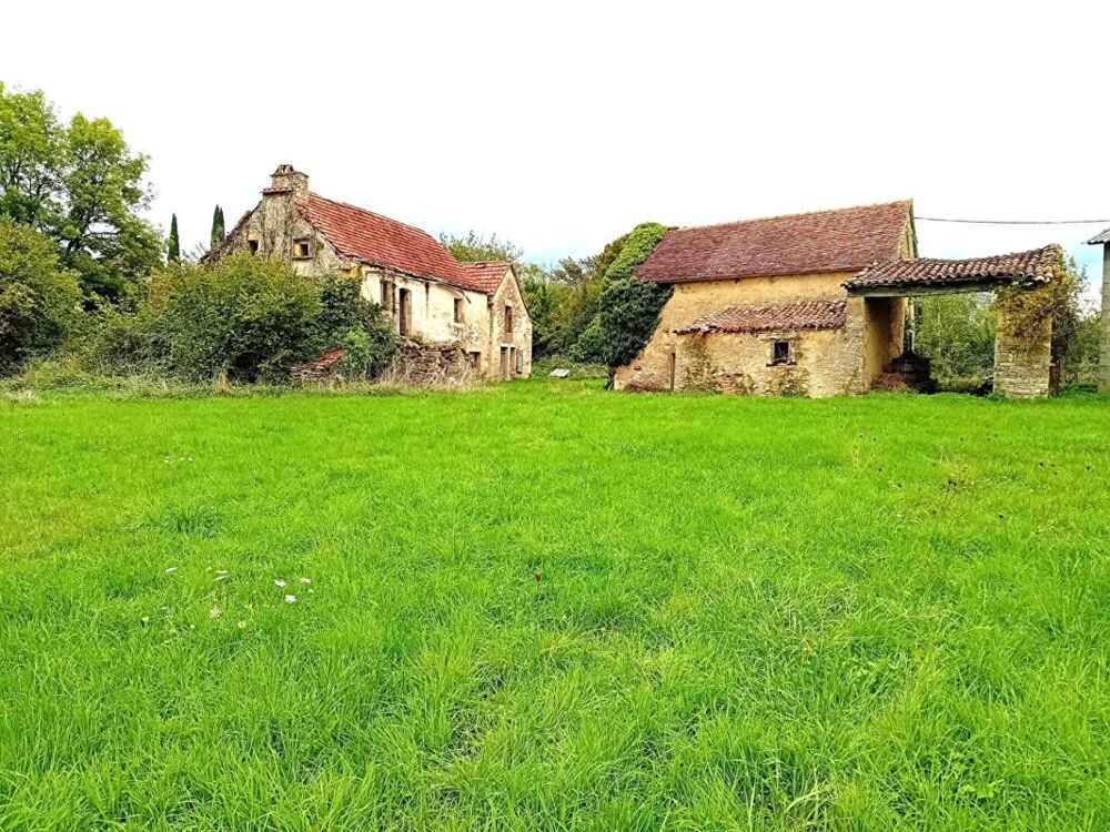 Vente Maison Ferme  5 pièces 740m²  2 maisons grange hangar Parisot
