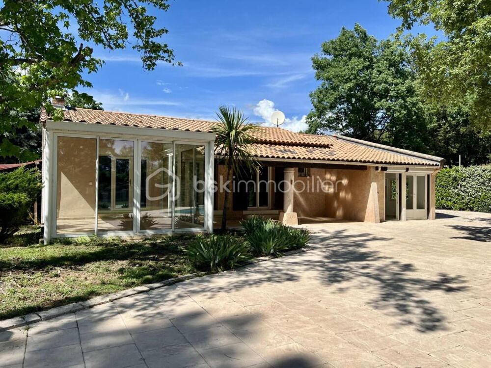 Maison de 105m² avec 3 chambres, appartement 2-pièces et piscine
