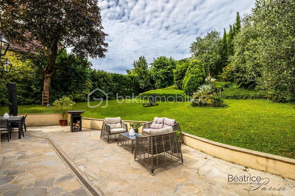 à vendre  Propriété/château Médan (78670)