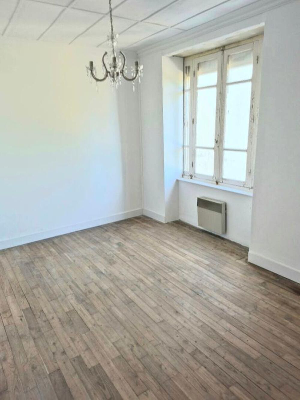 Exclusivité - Le Croisty - Maison de 135.36 m2 - 6 pièces - 3 chambres - Jardinet 20 m2 - Prix 125.000