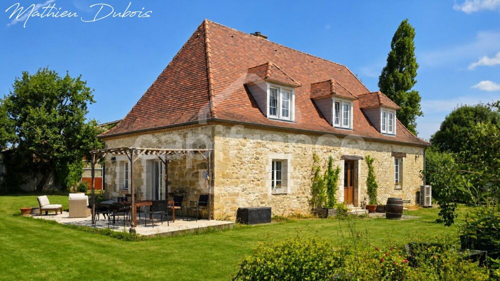 Un domaine de caractère proche dEymet avec installations équestres, gîtes et studio yoga/bien-être