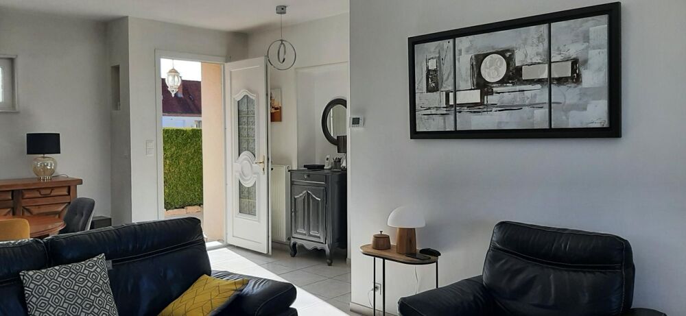 Vente Maison MAIGNIFIQUE MAISON RÉNOVÉE AVEC PISCINE ET CHALET INDÉPENDANT DANS QUARTIER PRISÉ DE GUEUGNON (71) Gueugnon