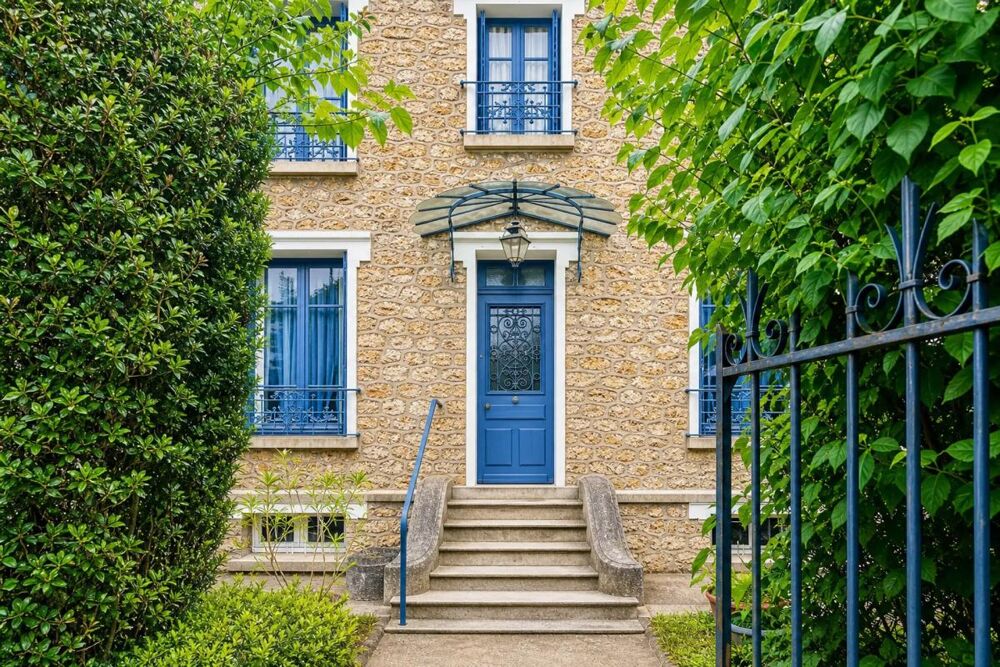 Charmante maison en meulière de 6 pièces avec jardin arboré