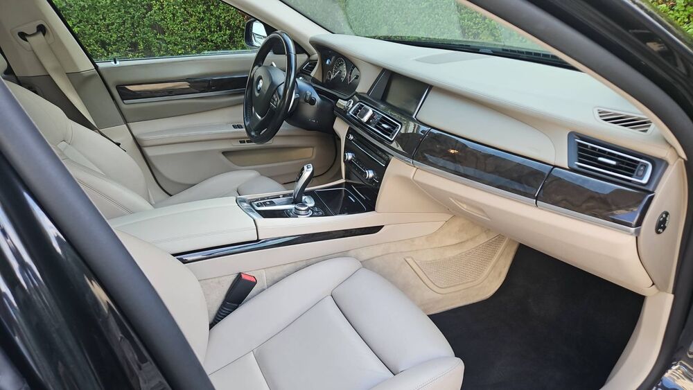S&eacute;rie 7 750i xDrive 450 V8 BVA8 Luxe 2012 occasion 95260 Beaumont Sur Oise