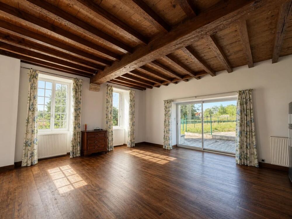 Vente Maison Maison de 10 pièces de 345.72 m² à Montravers Montravers