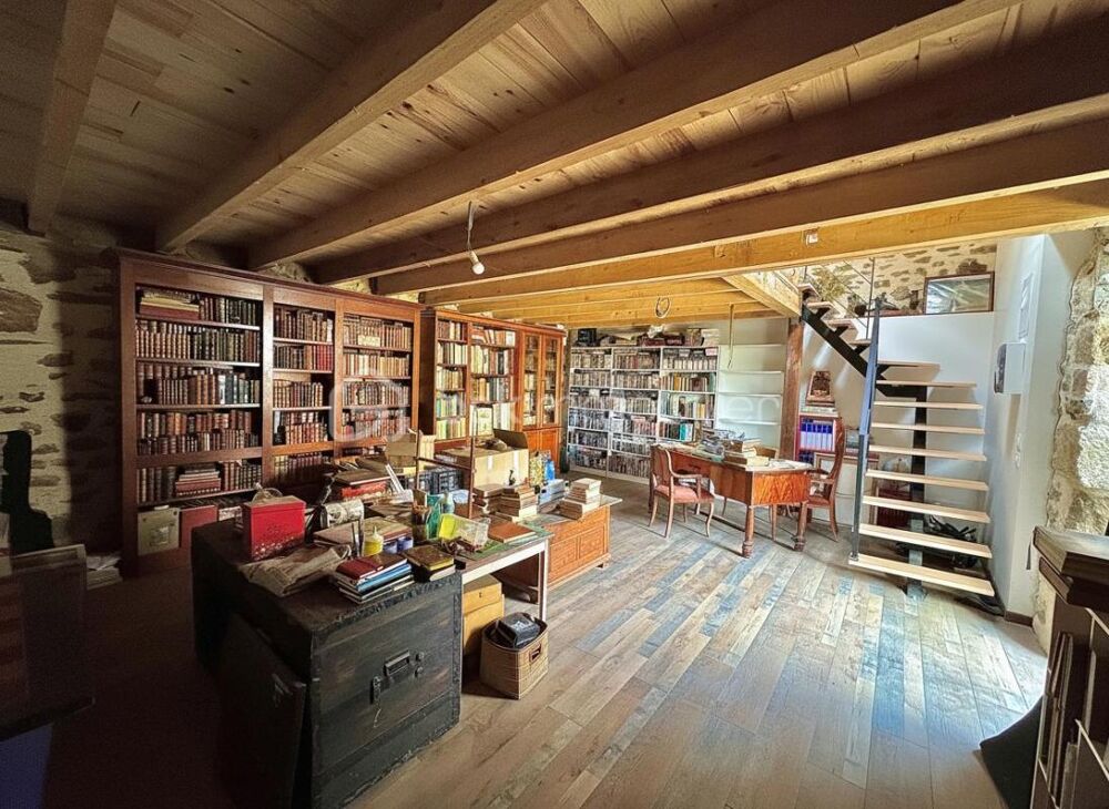 Vente Maison Authentique longère en pierre rénové, au calme et sans vis-à-vis, avec potentiel de rénovation des dépendances Scrignac