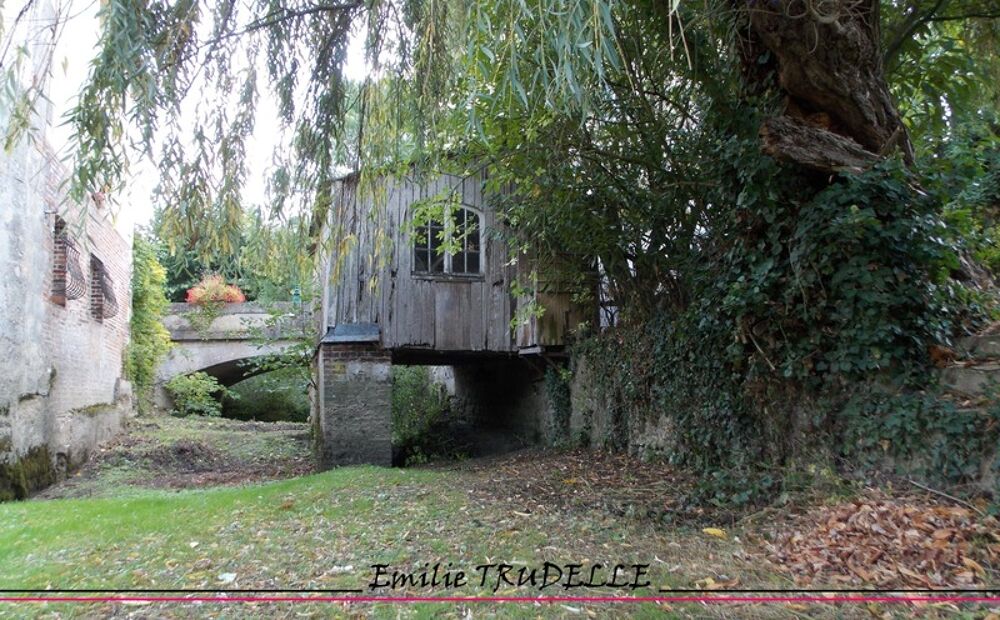 Dpt Sarthe (72), à vendre LA CHARTRE SUR LE LOIR maison 5/6 chambres BORD DE LOIR terrain de 275m²