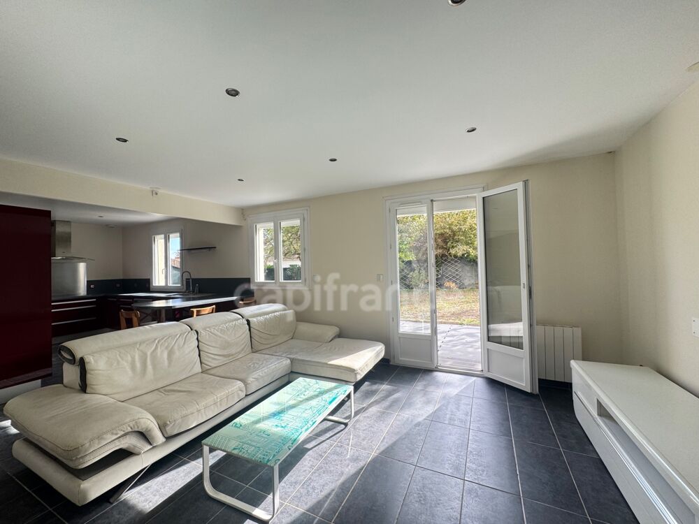 Vente Maison Belle maison familiale de 7 pièces  à vendre - 110 m² avec jardin et garage - BUCHELAY (78) 7 minutes de Mantes-la-Jolie Buchelay