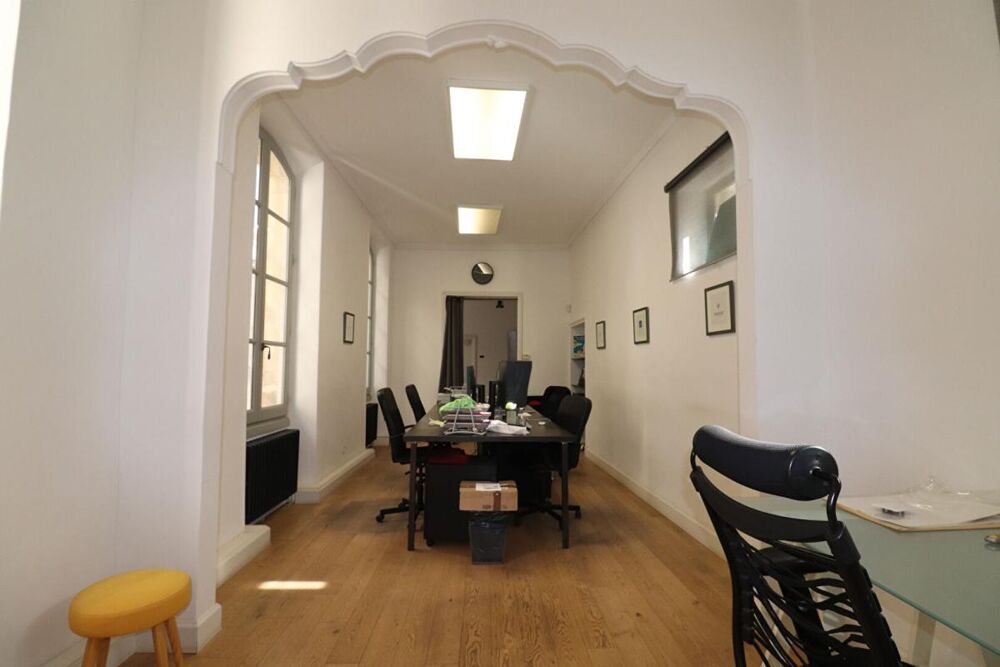 Vente Appartement Centre historique  bel appartement Arles 5 pièce(s) 137.2 m2 Arles