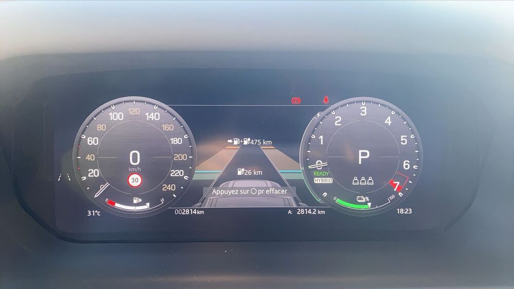 Defender P300e 2.0 Ti 300 PHEV 4WD BVA X-Dynamic Se - Premi&egrave;re main G 2024 occasion 59551 Attiches