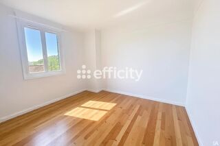  Immeuble à vendre 11 pièces 300 m²