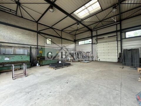   ENTREPOT 561M2 A LOUER SAINT PIERRE DU PERRAY 