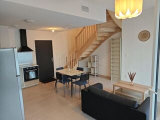  Appartement à louer 3 pièces 75 m²