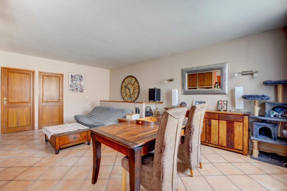Vente Maison Maison de 5/6 pièces de 85 m² à Villeurbanne avec Garage et Cour Villeurbanne