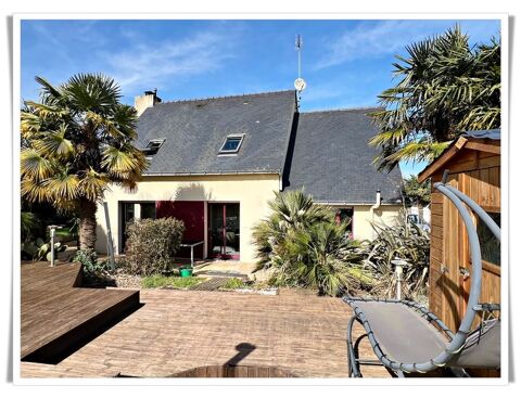 Dpt Morbihan (56), à vendre NOYAL PONTIVY maison P7 de 130 m² - Terrain de 2600  - Plain pied 302500 Noyal-Pontivy (56920)