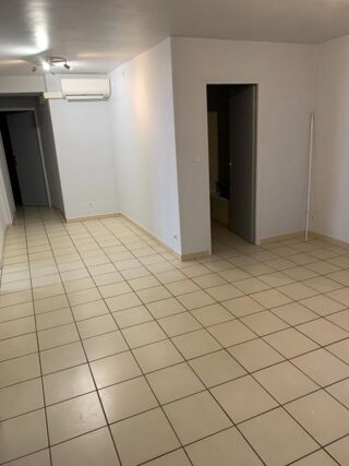 Immeuble à vendre 14 pièces 250 m²