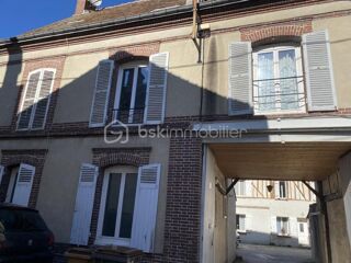 Maison à vendre 15 + pièces 261 m²