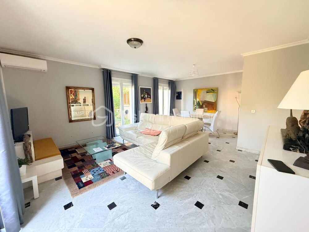 Maison de ville denviron 178 m² sur une parcelle de 400 m²  Balaruc-les-Bains