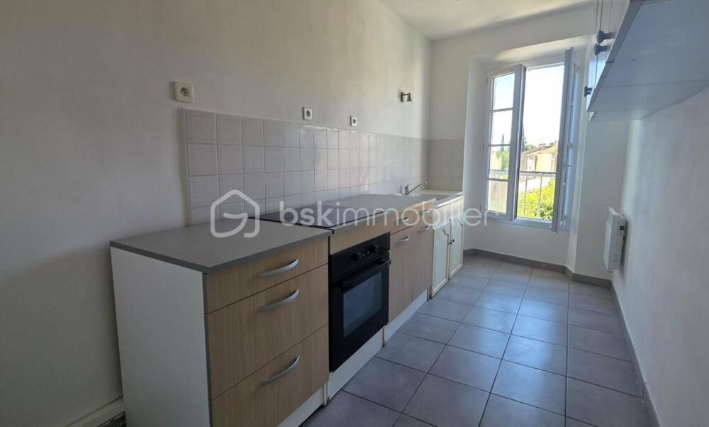 A LES ARCS-SUR-ARGENS (Var) - GRAND T2 49 M² RÉNOVÉ