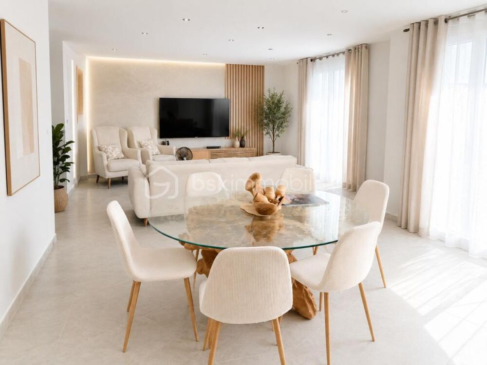 Vente Propriété/Château Une maison spacieuse avec un grand potentiel de 10 parkings ! Montreuil
