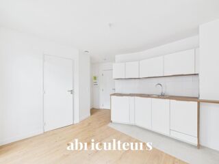 Vente Appartement Bel appartement lumineux avec balconnet, au calme dans le 18ème arrondissement de Paris Paris 18