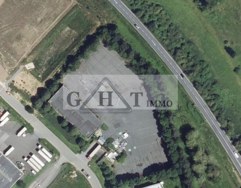   A VENDRE  AMBLAINVILLE UN ENTREPOT ET UN TERRAIN 