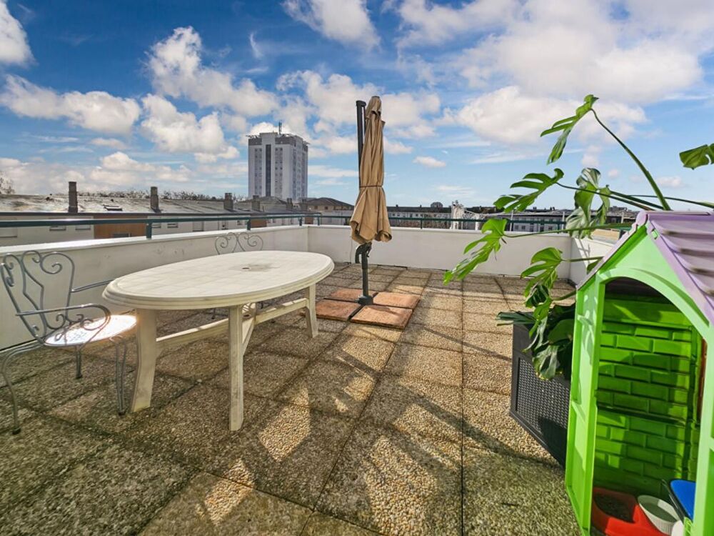 Appartement T4 au dernier étage avec terrasse et balcon - Secteur Louis Gain à Angers
