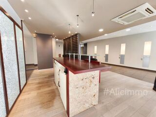  Immeuble à vendre 15 + pièces 300 m²