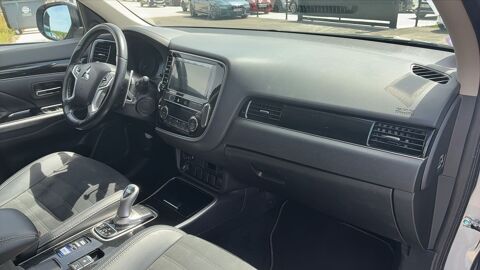 Outlander 2.4 MIVEC 224 Plug in Hybrid 4WD CVT Business 2019 occasion 76230 Isneauville