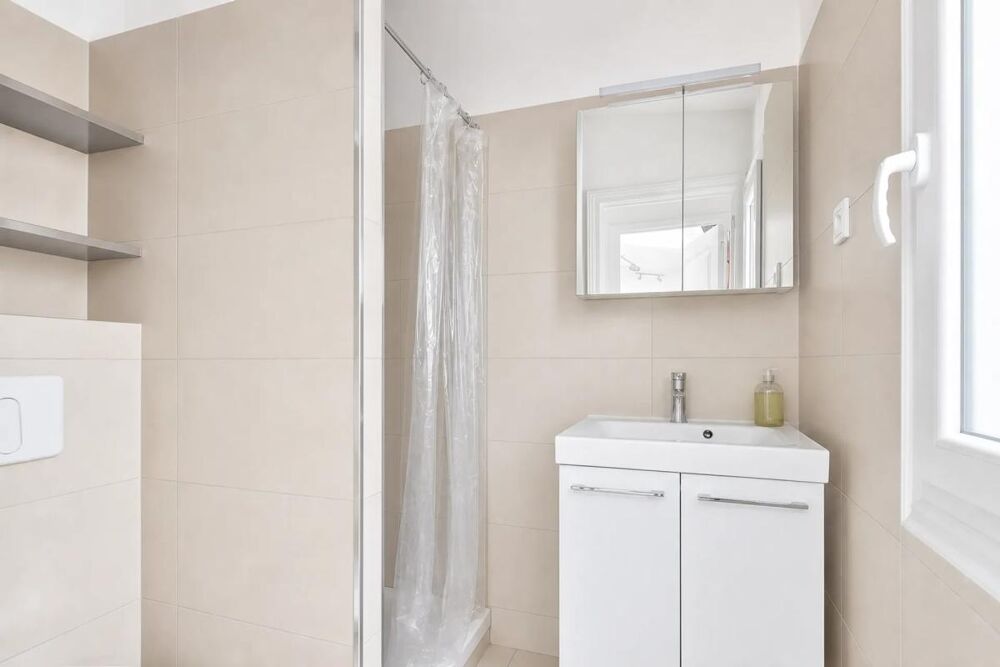 2P de 25 m² loué, au calme à Paris 7e
