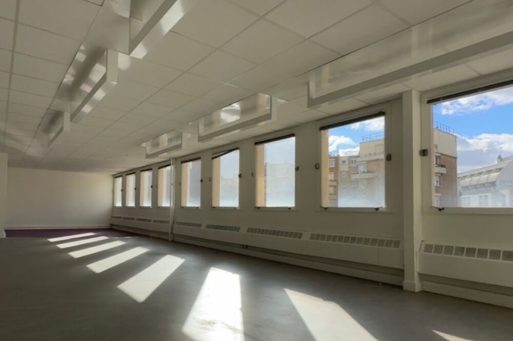   A proximité de la Bibliothèque François Mitterrand, à louer bureaux en étage élevé Paris 13